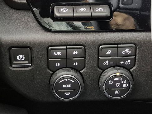 New 2026 Chevrolet Silverado 1500 High Country w/ High Country Premium Package image 16