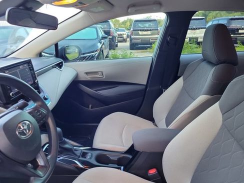Used 2022 Toyota Corolla LE FWD image 17