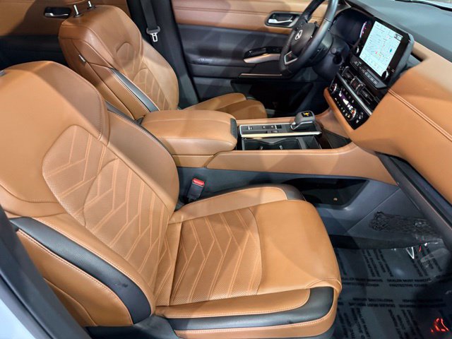 Certified 2025 Nissan Pathfinder Platinum w/ Cargo Package FWD image 26