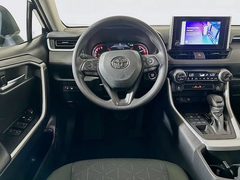 Used 2025 Toyota RAV4 XLE AWD/4WD image 21