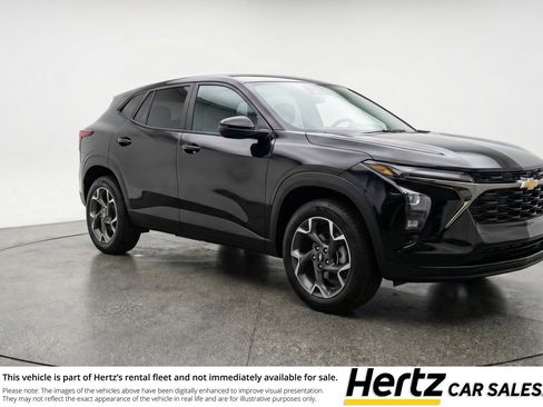 Used 2025 Chevrolet Trax LT FWD image 1