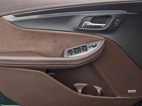 Used 2015 Chevrolet Impala LT image 12