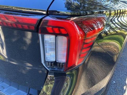 Used 2025 Ford Explorer Active w/ Active Comfort Package image 15