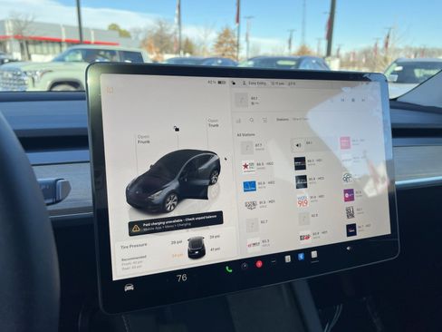 Used 2024 Tesla Model Y Long Range image 18
