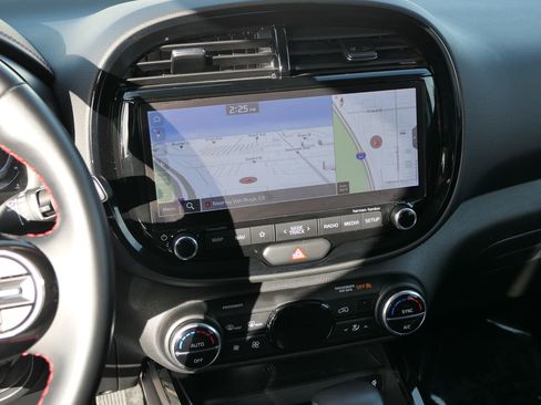 Used 2023 Kia Soul GT-Line w/ GT-Line Technology Package image 17