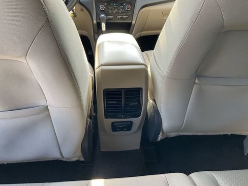 Used 2017 Ford Escape SE w/ Equipment Group 201A image 27