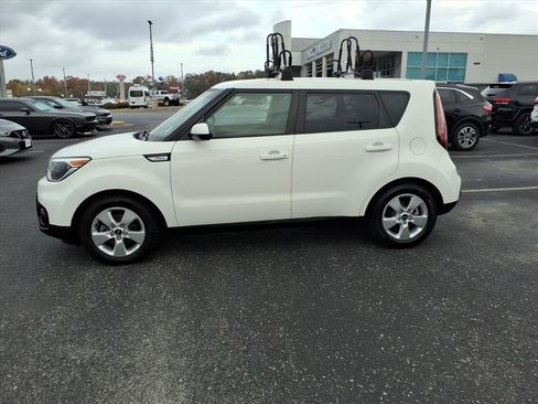 Used 2019 Kia Soul Base image 3
