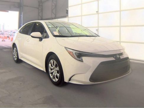 Used 2024 Toyota Corolla LE FWD image 4
