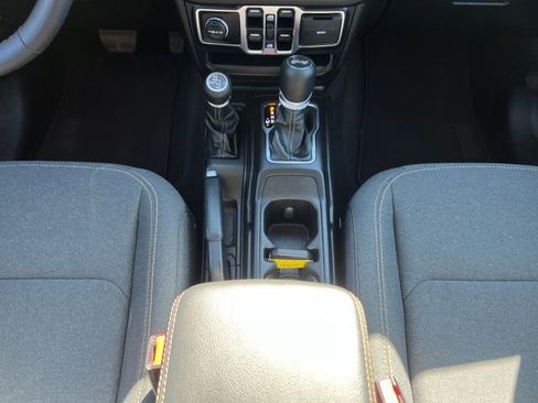 Used 2025 Jeep Wrangler Unlimited Sahara AWD/4WD image 24