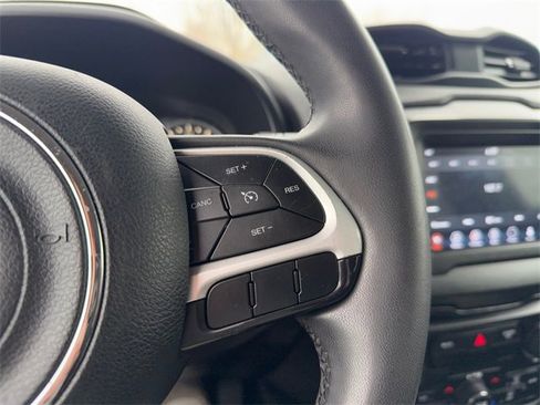 Used 2020 Jeep Renegade Latitude image 14