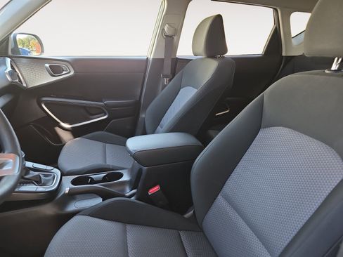 Certified 2024 Kia Soul LX w/ Option Group 015 image 21