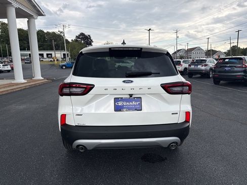 Used 2025 Ford Escape SE image 5