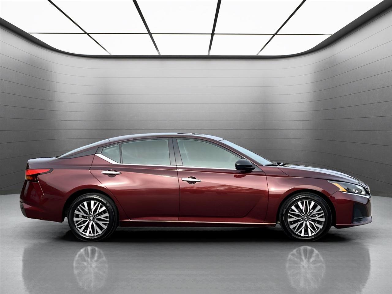 Used 2025 Nissan Altima 2.5 SV FWD image 7