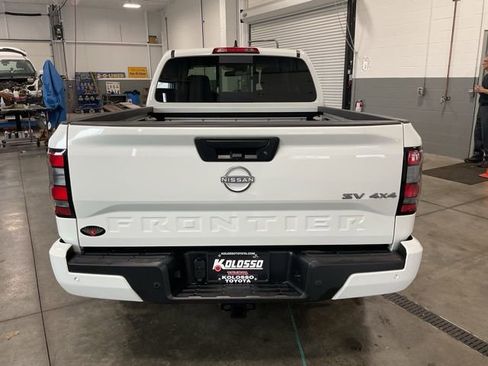 Used 2024 Nissan Frontier SV w/ SV Convenience Package image 5