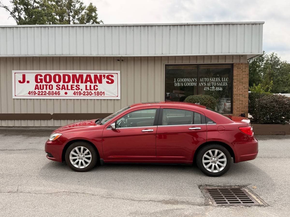 Used 2014 Chrysler 200 Limited w/ Sun/Sound Group FWD image 2