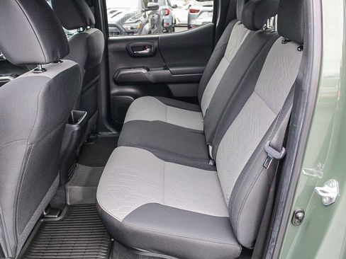 Used 2022 Toyota Tacoma TRD Sport w/ Technology Package RWD image 19