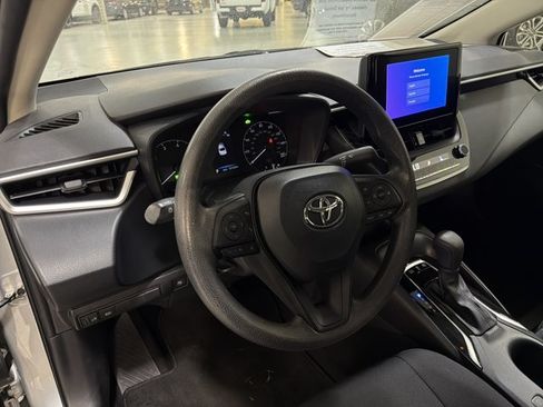 Used 2023 Toyota Corolla LE FWD image 9