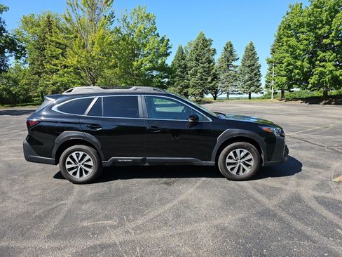 Used 2023 Subaru Outback Premium AWD/4WD image 7