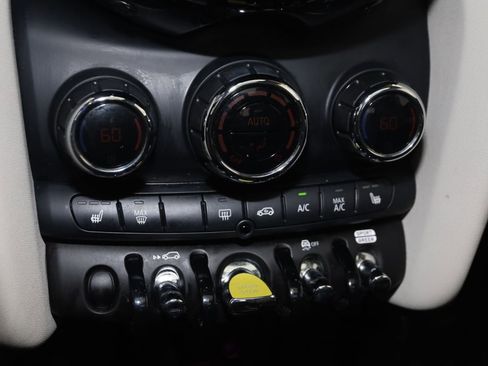 Used 2021 MINI Cooper SE w/ 6.5" Touchscreen Package FWD image 30