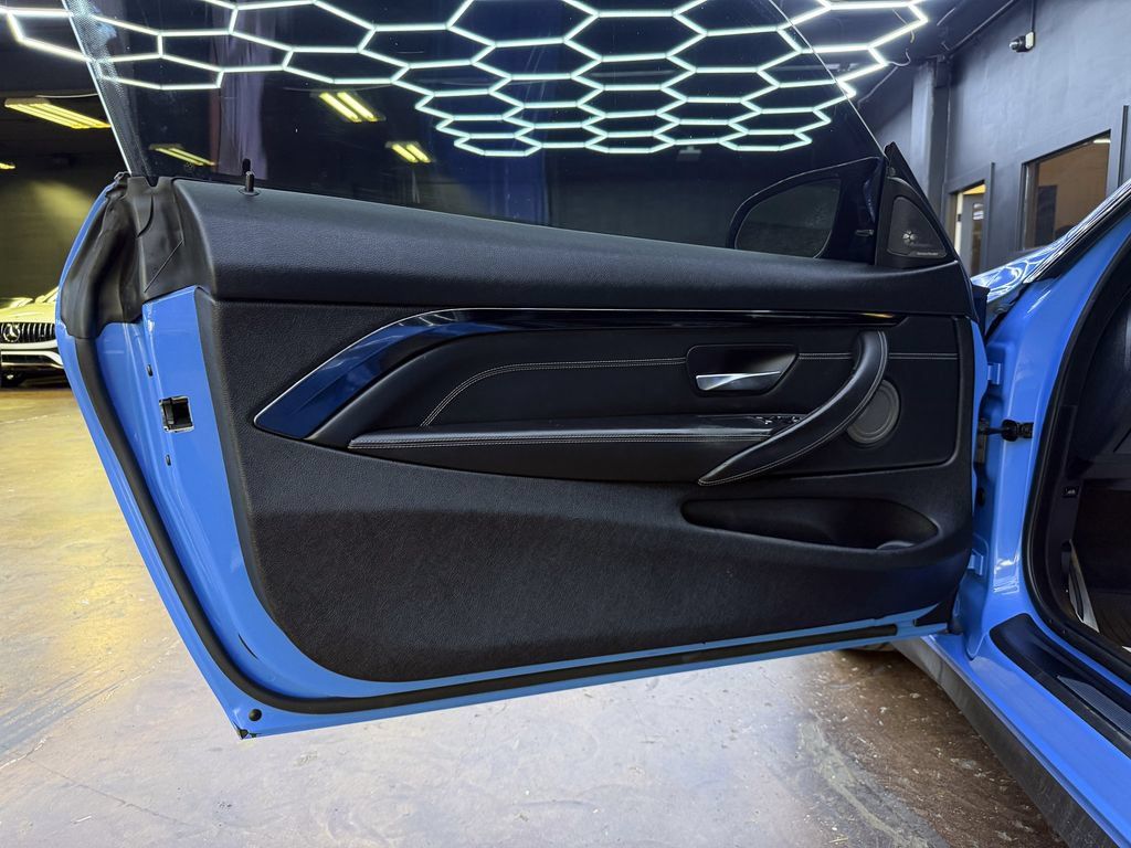 Used 2018 BMW M4 Coupe RWD image 12