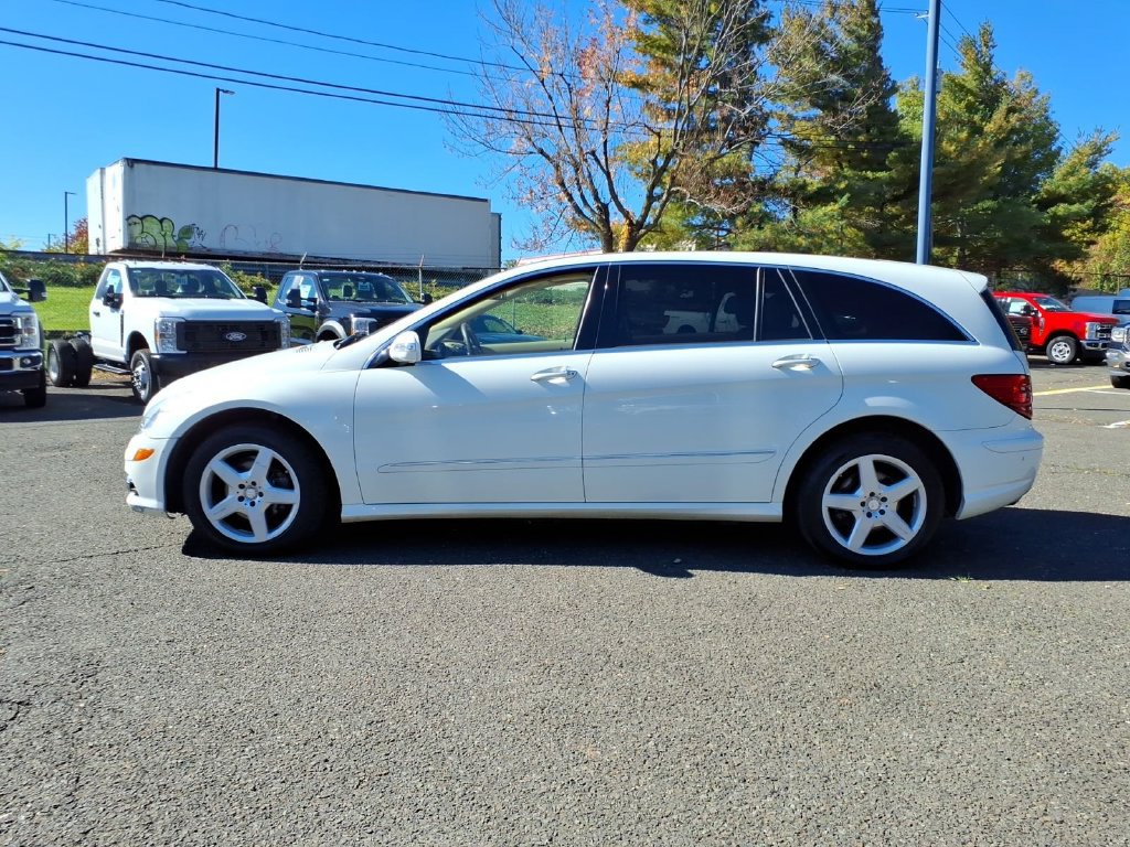 Used 2010 Mercedes-Benz R 350 4MATIC image 4