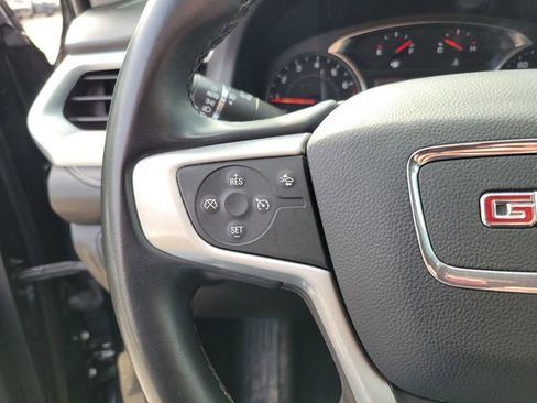 Used 2023 GMC Acadia SLT image 16