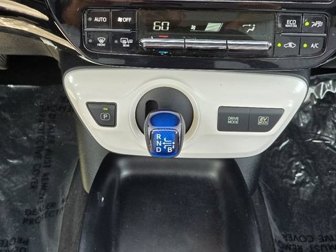 Used 2016 Toyota Prius Two FWD image 28