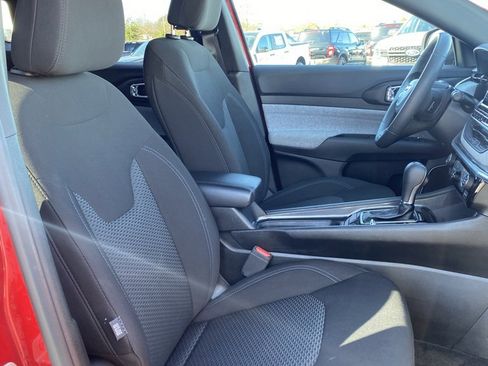 Used 2024 Jeep Compass Sport image 30