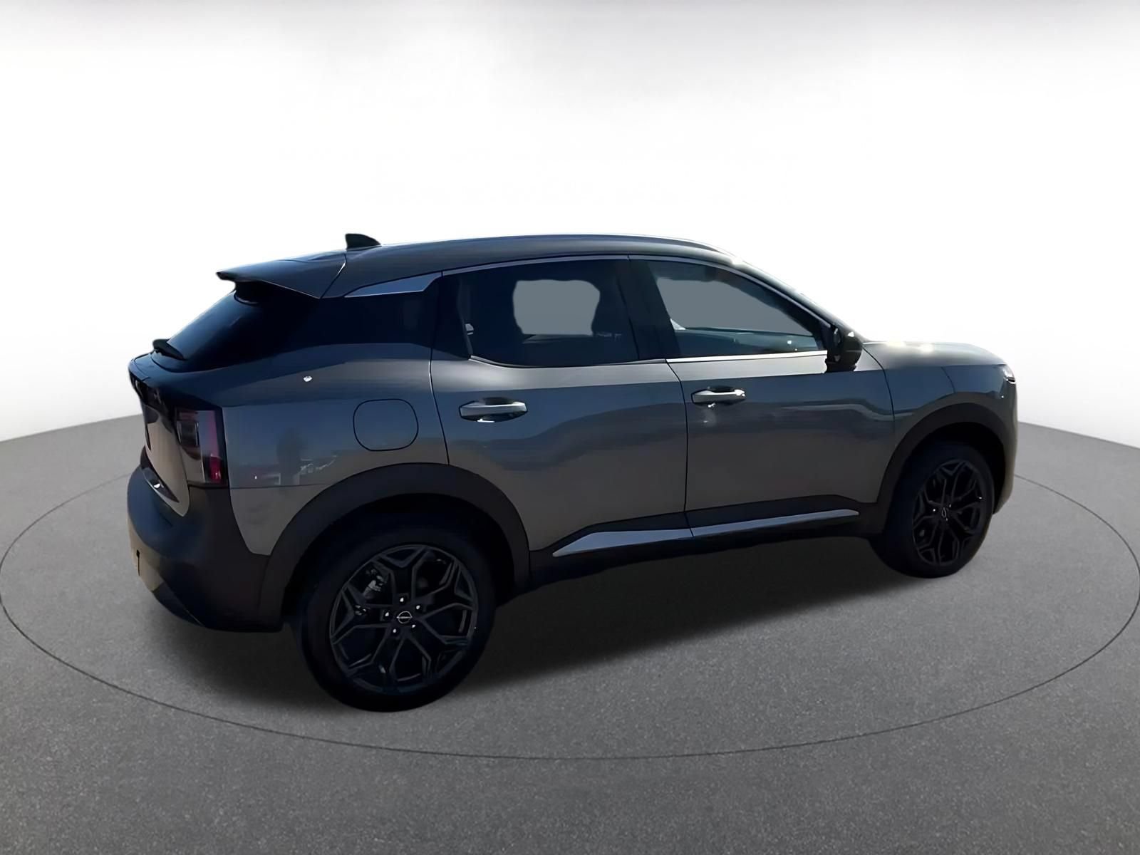 Used 2026 Nissan Kicks SR FWD image 14