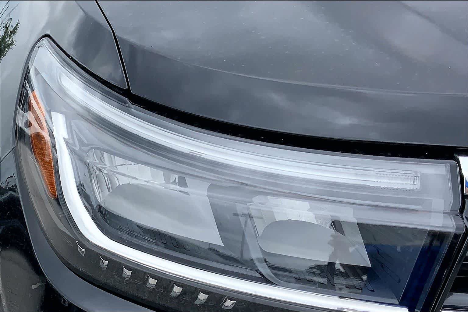 New 2026 Ford Explorer Active RWD image 13