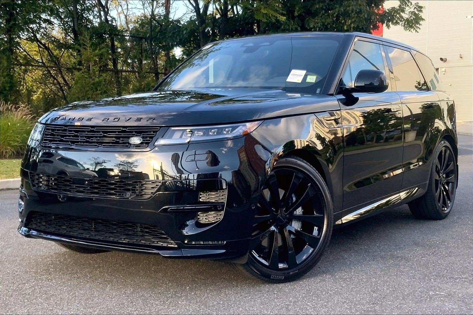 New 2027 Land Rover Range Rover Sport Dynamic SE AWD/4WD image 1