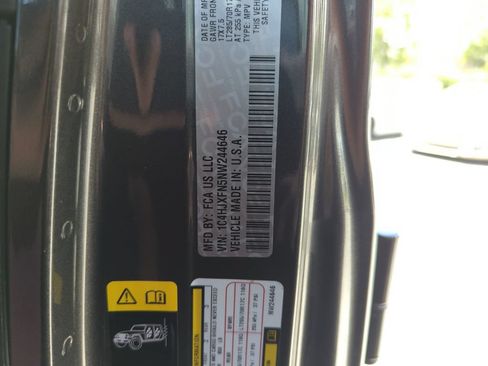 Used 2022 Jeep Wrangler Unlimited Rubicon AWD/4WD image 38