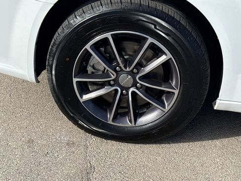 Used 2017 Dodge Grand Caravan SXT image 9