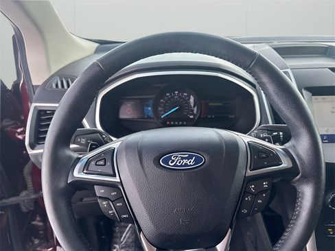 Used 2020 Ford Edge SEL image 24