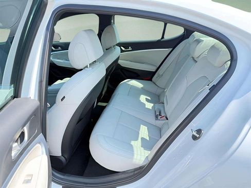 New 2025 Genesis G70 2.5T image 11