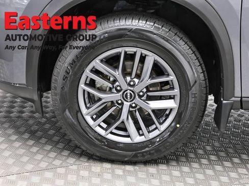 Used 2023 Nissan Rogue S AWD/4WD image 33