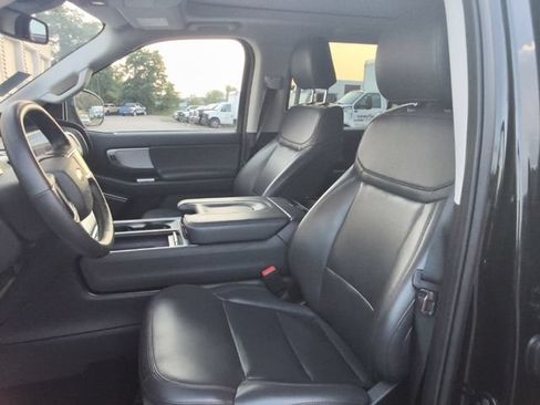 Used 2025 Ford Expedition Active RWD image 29