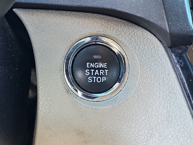 Used 2016 Toyota Sienna XLE FWD image 23