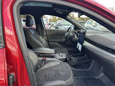Certified 2023 Ford Mustang Mach-E GT image 32
