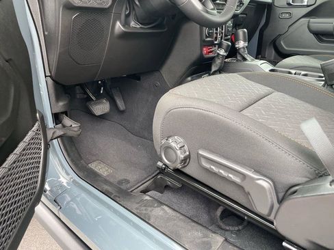 New 2025 Jeep Gladiator Mojave image 30