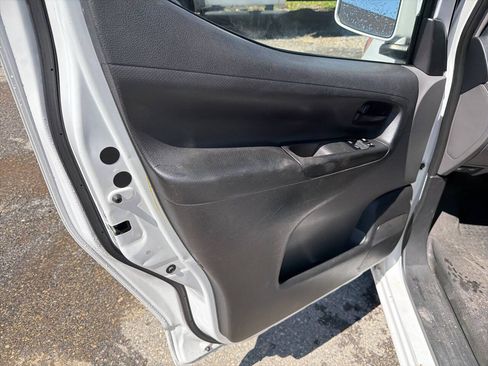 Used 2016 Nissan NV200 SV w/ Technology Package FWD image 19
