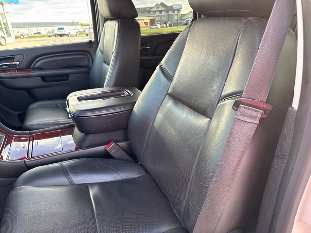 Used 2013 Cadillac Escalade Premium AWD/4WD image 24
