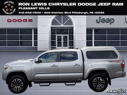 Used 2021 Toyota Tacoma TRD Sport AWD/4WD image 1