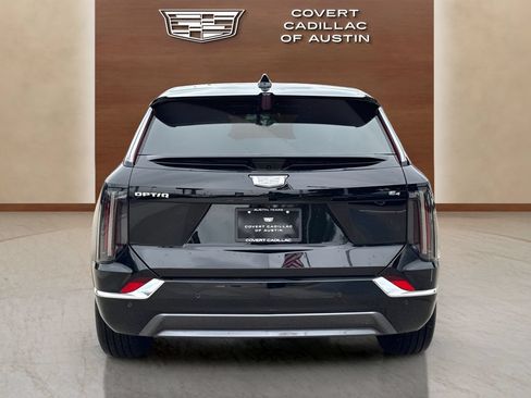 New 2027 Cadillac Optiq Luxury w/ LPO, Floor Liner Package AWD/4WD image 8