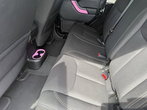 Used 2017 Jeep Wrangler Unlimited Sahara w/ Connectivity Group image 11