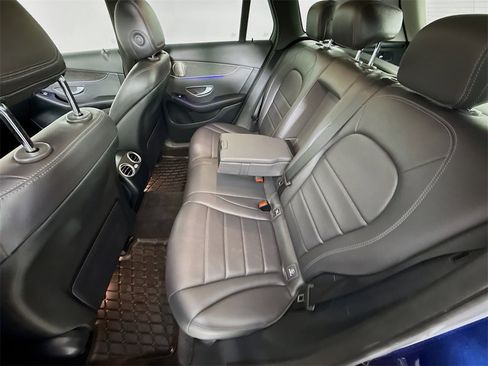 Used 2021 Mercedes-Benz GLC 300 4MATIC w/ Premium Package image 24