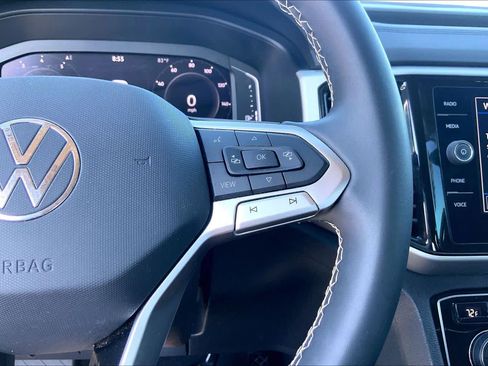 Used 2022 Volkswagen Atlas SE FWD image 25