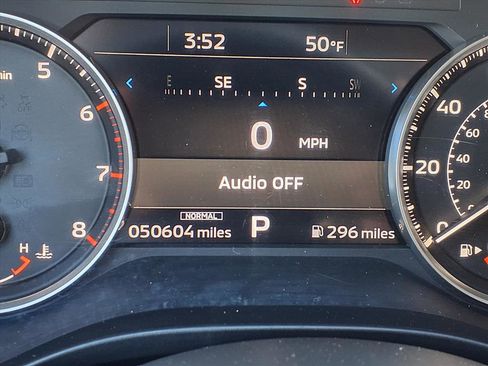 Used 2024 Mitsubishi Outlander SE image 28