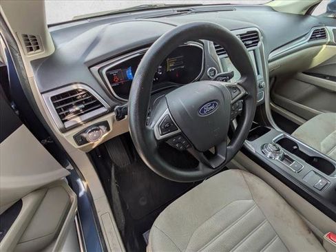 Used 2019 Ford Fusion SE image 9