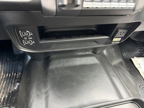 New 2024 RAM 5500 Tradesman w/ Chrome Appearance Group image 17